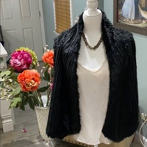Express black faux fur vest 🖤